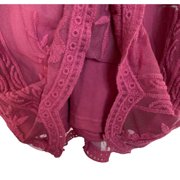 Honey Punch Women's Lace Dress Long Sleeve Lined Deep V-Neck Size M Pink - Picture 6 of 9